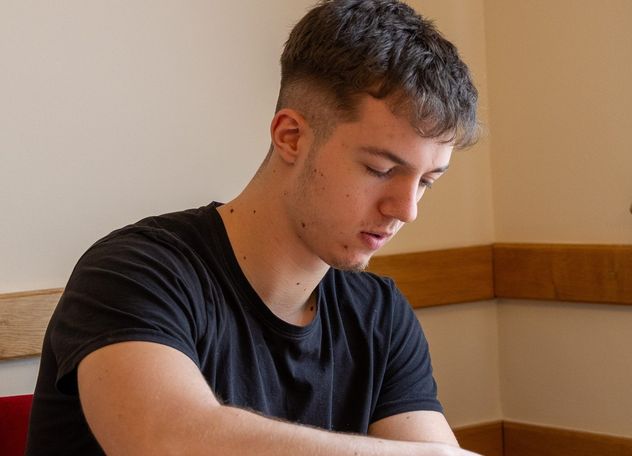 Halbzeit bei der U20-EM in Cetinje: WIM Mariia Manko auf dem 6., FM Moritz Valentin Collin auf dem 12. Zwischenrang